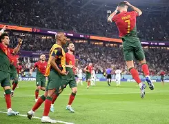 包含快速反击屡造威胁，对手防守吃紧的词条